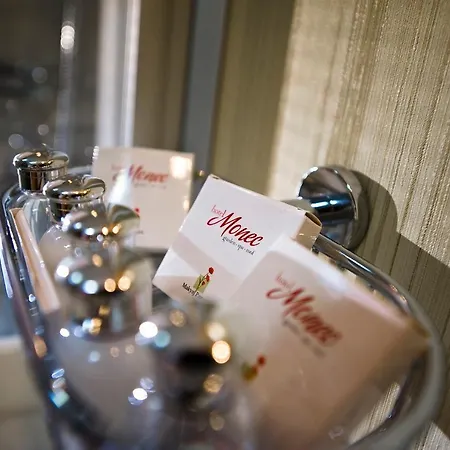 Monec Otel 4*