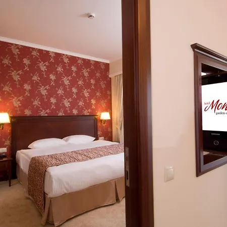 Otel Monec 4*